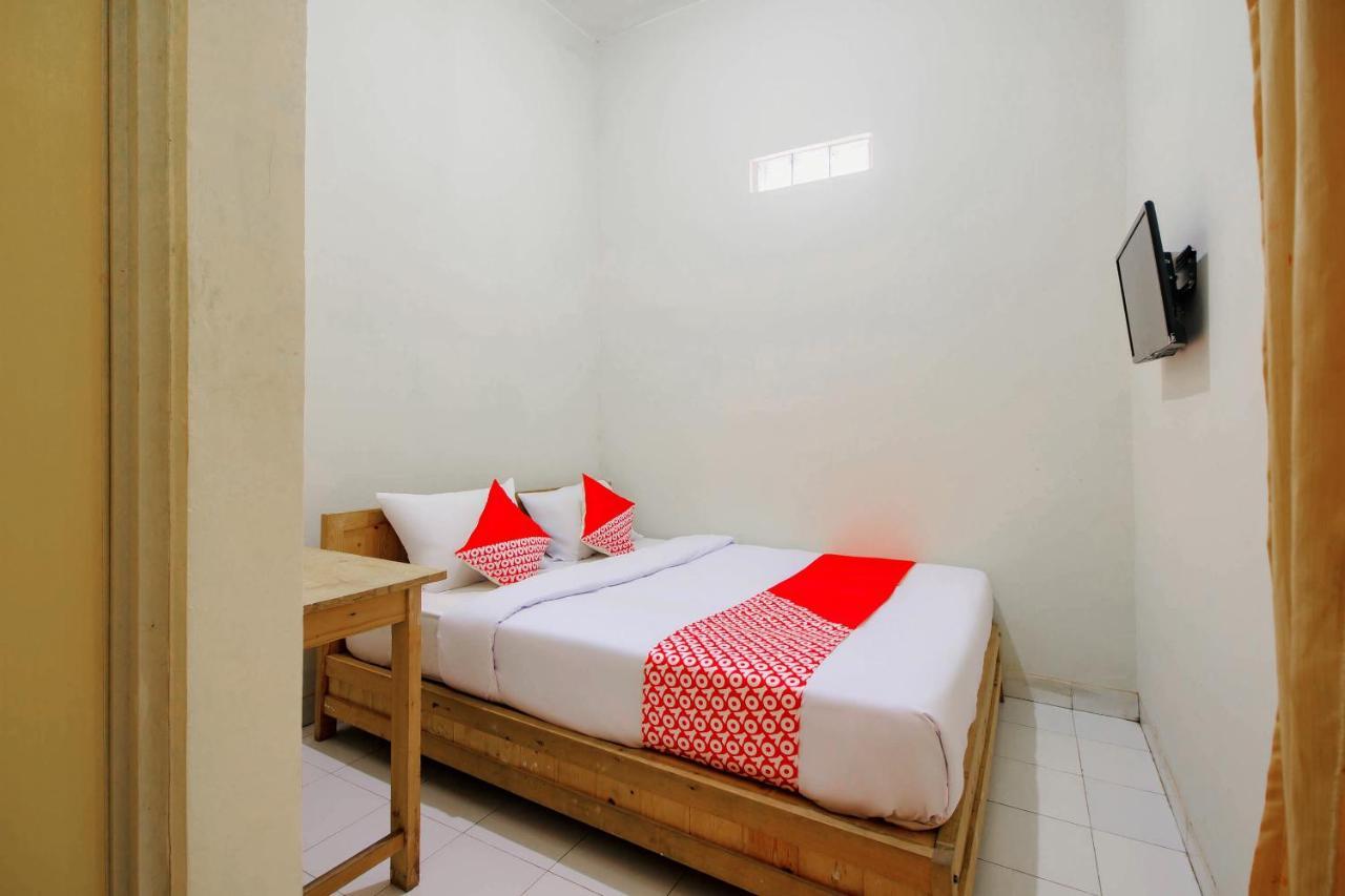 Oyo 3083 D Kost 3 Syariah Hotel Yogyakarta Exterior photo