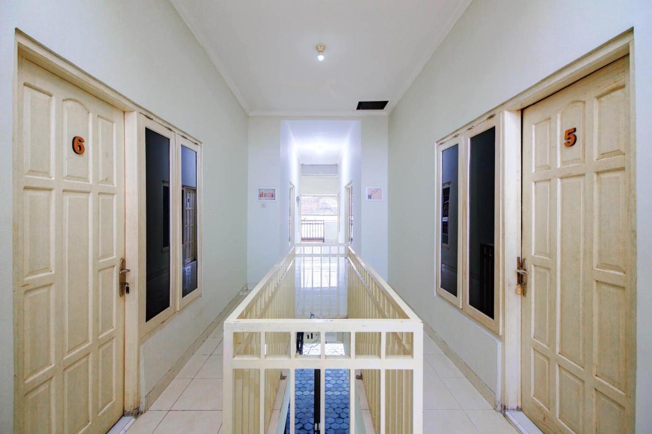 Oyo 3083 D Kost 3 Syariah Hotel Yogyakarta Exterior photo