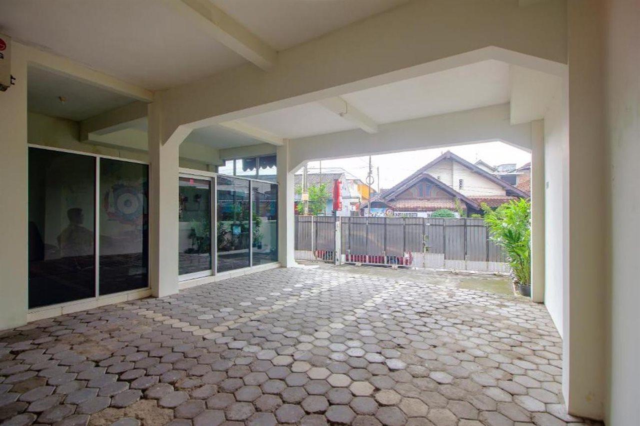 Oyo 3083 D Kost 3 Syariah Hotel Yogyakarta Exterior photo