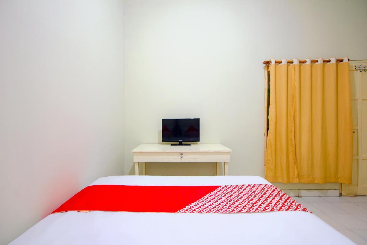 Oyo 3083 D Kost 3 Syariah Hotel Yogyakarta Exterior photo