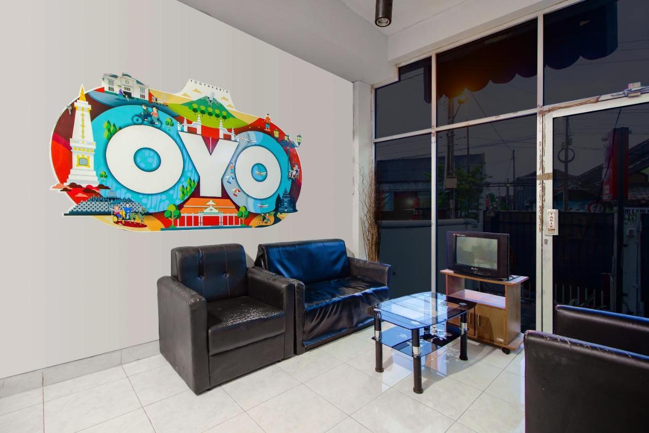 Oyo 3083 D Kost 3 Syariah Hotel Yogyakarta Exterior photo