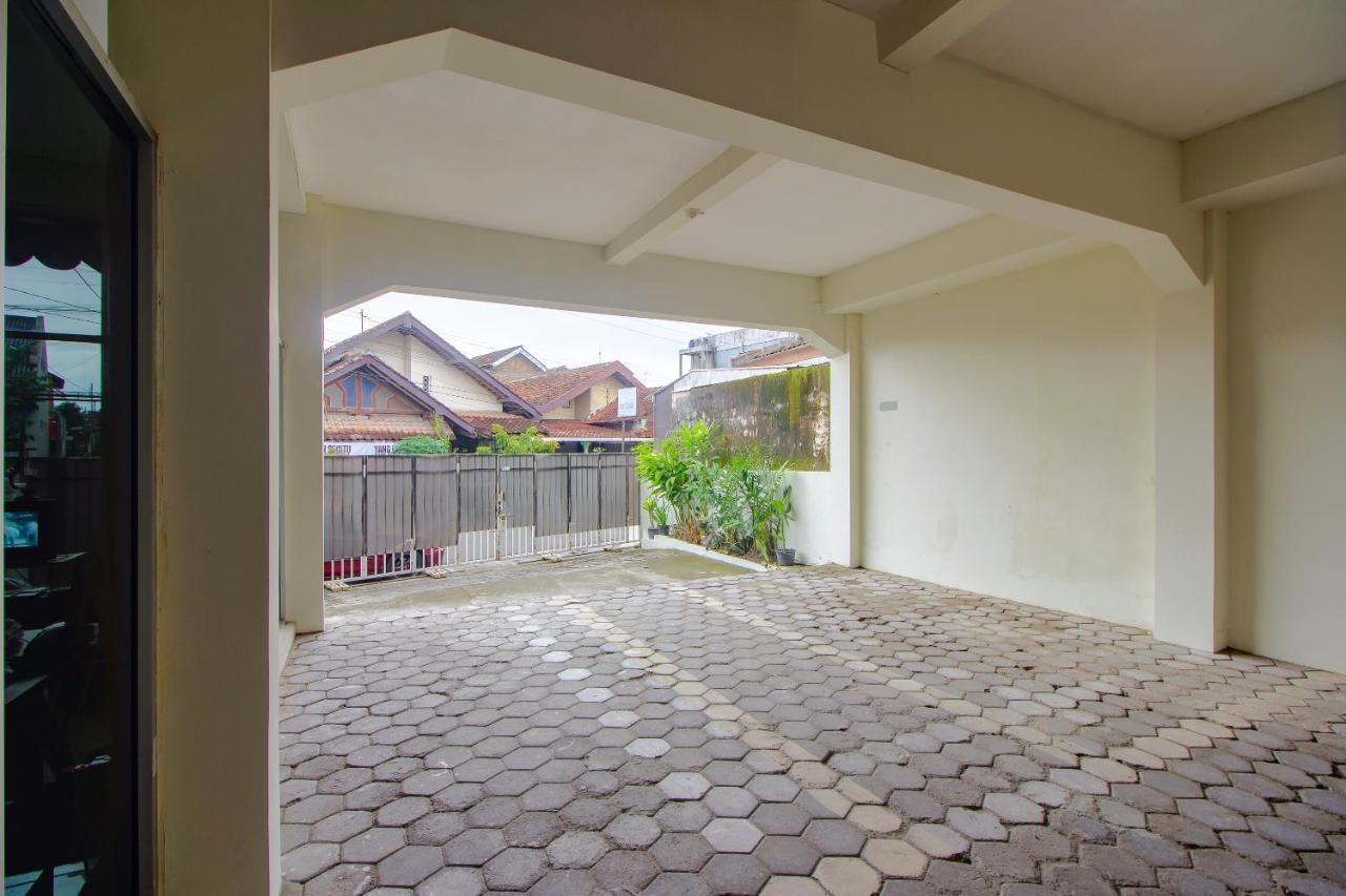 Oyo 3083 D Kost 3 Syariah Hotel Yogyakarta Exterior photo